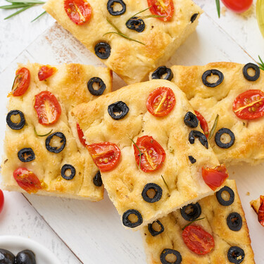 Menos pizza mala y más focaccia buena: todo lo que debes saber sobre este legendario pan plano italiano 