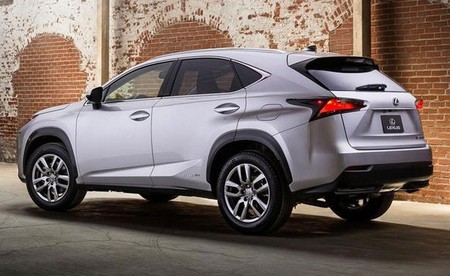 Lexus NX 300h trasera