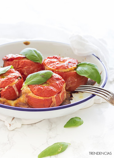 Receta de tomates al horno con queso de cabra, curry y albahaca 