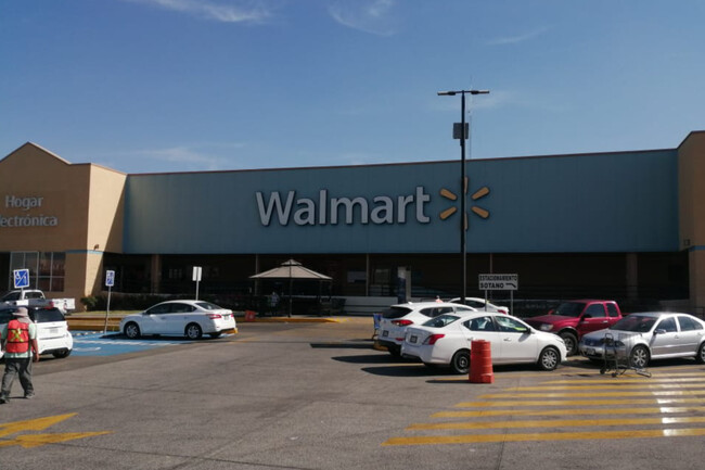 La nueva apuesta de Walmart en México no son más tiendas: son robots para entregar más rápido desde Edomex