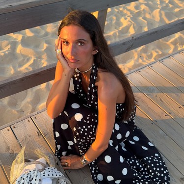 El vestido de lunares de Zara que amarán las pijas en otoño: es marrón chocolate e ideal para la oficina 