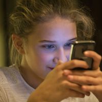 Ya sabemos a partir de qué edad los efectos del móvil en la salud mental de los niños cambian radicalmente: los 16 años