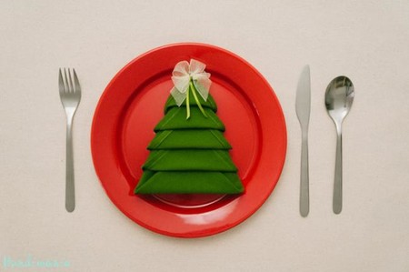 Crea un árbol con la servilleta para las comidas de Navidad