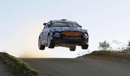Curiosidades en competición. Hyundai enseña una imagen de su Veloster de rallyes