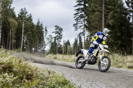 Husqvarna My17 701 Enduro Action 2
