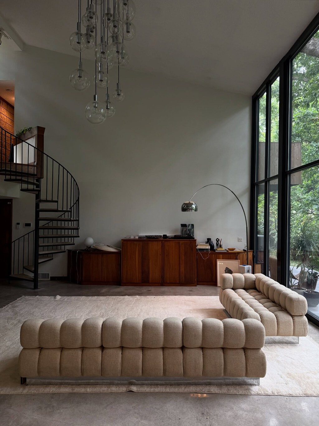 Esta mopa con pulverizador de Vileda está rebajada en Lidl y es perfecta para limpiar persianas sin subirnos a una escalera 