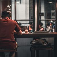 Si España cree tener una crisis de natalidad es porque no conoce la de una de sus viejas instituciones: el matrimonio