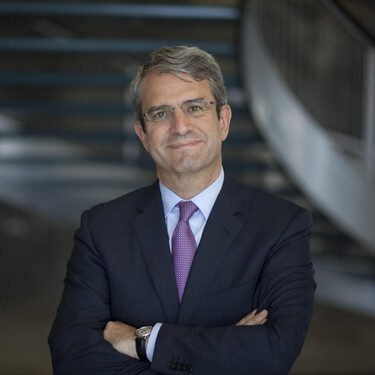 Nestlé despide a su CEO mundial tras 40 años en la empresa por mantener una "relación romántica no revelada"