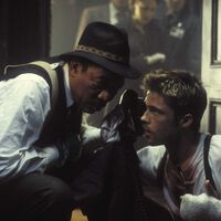 Brad Pitt se lesionó el brazo grabando Seven, pero David Fincher tiró de ingenio en el guión para no detener el rodaje