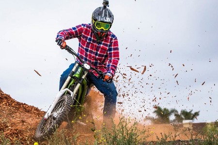 Light Bee: una moto eléctrica que sólo pesa 50 kg, alcanza 80 km/h y que nos quedaremos con ganas de probar