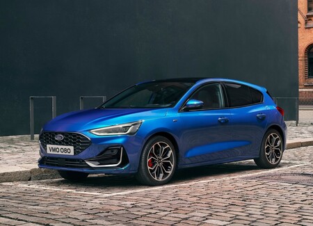 El Ford Focus 2022 estrena facelift, con un rostro más afilado y una enorme pantalla táctil