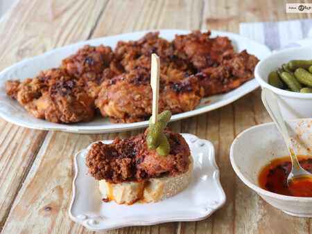 Receta de pollo Nashville, el pollo frito picante americano que surgió de una infidelidad