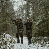 Decathlon tiene la ropa de caza más barata del momento: pantalones, chaquetas y más a precio de liquidación 