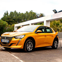 Stellantis no desarrollará nuevos motores de combustión interna y se lo juega todo al coche eléctrico