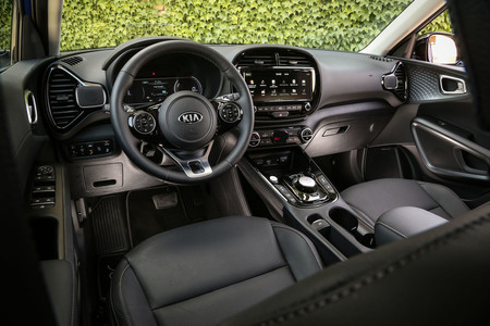 Kia e-Soul 2019 interior