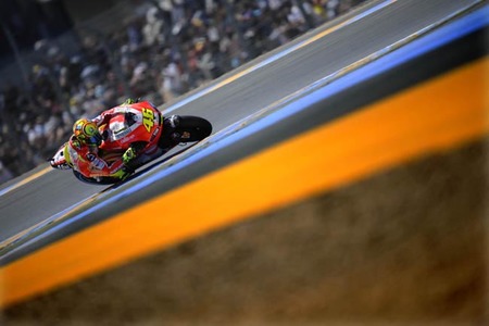 Ducati tira la casa por la ventana y subasta dos Desmosedici de GP