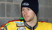 Ian Hutchinson vuelve a romperse la pierna; se juega la temporada, o algo más