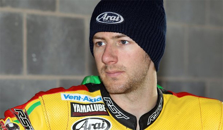 Ian Hutchinson vuelve a romperse la pierna; se juega la temporada, o algo más