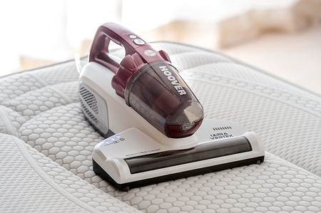 El aspirador de mano Hoover Ultra Vortex, especial para limpieza de tapicería y colchones, está rebajado a 79,20 euros en Amazon