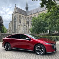 Mazda 6e, primeras impresiones: renunciar a lo que parecía irrenunciable para convertirse en un misil contra el Tesla Model 3