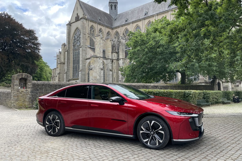 Mazda 6e, primeras impresiones: renunciar a lo que parecía irrenunciable para convertirse en un misil contra el Tesla Model 3
