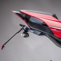 Portamatrículas para la Yamaha YZF-R1 por Lightech 