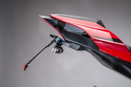 Portamatrículas para la Yamaha YZF-R1 por Lightech