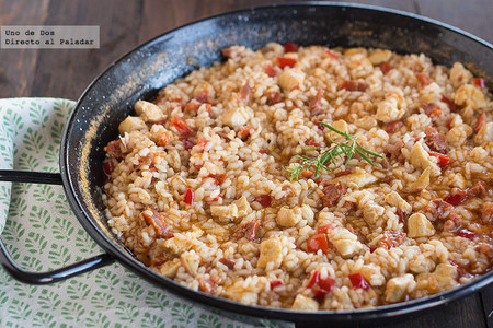 Arroz meloso con pollo y chorizo. Receta