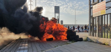 La vuelta a la producción en Nissan Barcelona se tambalea: trabajadores de subcontratas amenazan con una huelga indefinida