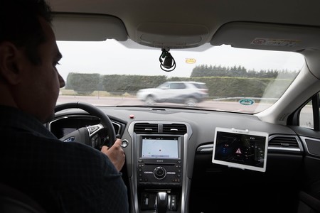 Video: Así es como Ford quiere evitar que choques contra otro automóvil en una intersección