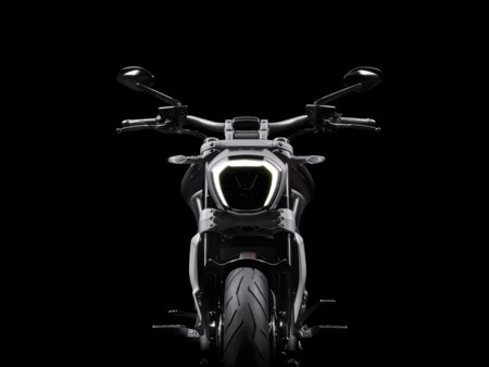 29 01 Xdiavel