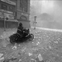 La fotografía de un bombero con su Harley-Davidson en el 11-S se ha hecho viral. Acabamos de descubrir la historia que esconde 