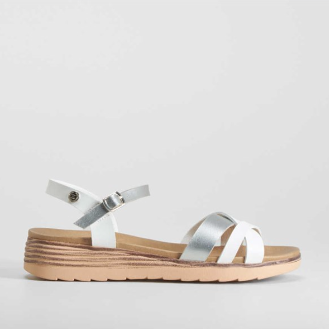 Sandalias tiras blancas y plateadas Xti