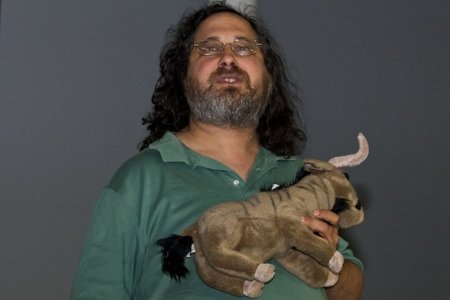 Richard Stallman: "Apple es el enemigo público número uno"