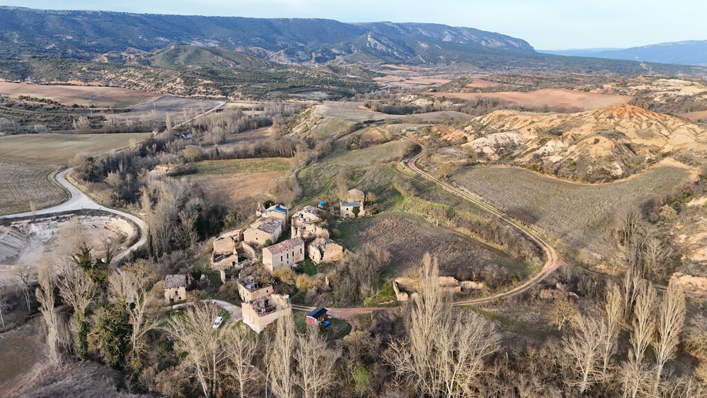 Una pareja de holandeses compró un pueblo abandonado de Burgos. Ahora es la villa con más niños de toda la comarca 