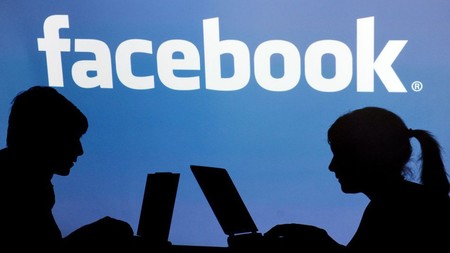 Facebook prueba las llamadas de voz grupales en su chat web y la eliminación de anuncios insensibles