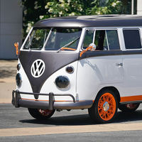 ¡Volkswagen restauró esta Combi de 1962, la hizo eléctrica y hasta le dio reconocimiento facial!