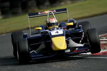 Alguersuari sigue maravillando en la F3 Británica