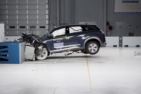 Hyundai NEXO se lleva la máxima calificación en las pruebas de choque del IIHS