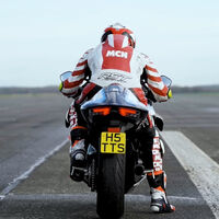 Una Suzuki SuperBusa de 370 CV al corte a 312 km/h en 15 segundos: Kawasaki H2R, ya tienes rival