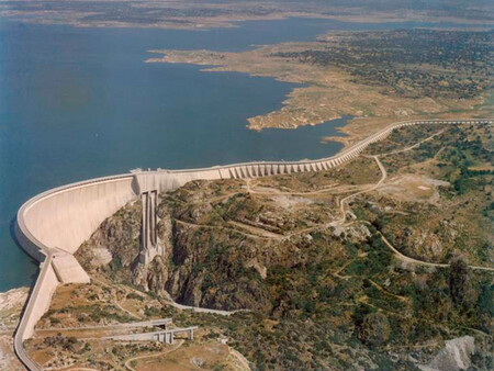 El Embalse De Almendra