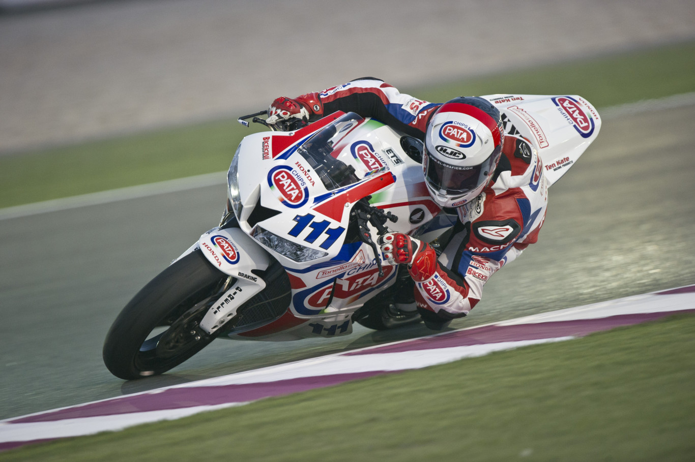 Kyle Smith también se estrena en la victoria ganando el mano a mano a Kenan Sofuoglu