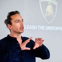 La jugada maestra de Xiaomi: ha fichado al ex diseñador de Lamborghini para el asalto a Europa de sus coches eléctricos