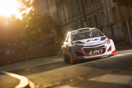 Hyundai reconoce seguir sin dar con la tecla del motor de su i20 WRC