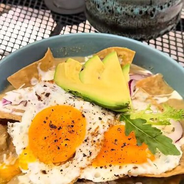 El secreto mejor guardado de Neza: chilaquiles perfectos y café de especialidad en un jardín urbano