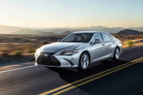 El Lexus ES ya tiene precio en México: un sedán premium con alemanes en la mira