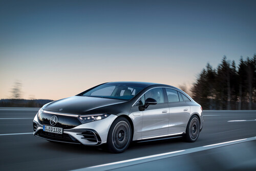 Mercedes-Benz EQS: 2.5 toneladas de lujo puro, poder y la tecnología que marcará el paso de la industria
