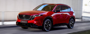 Mazda renueva el CX-5. El superventas es más grande y práctico y lo deja todo en manos de una pantalla táctil y de Google 