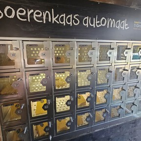 Así se compra queso en algunos pueblos de Suiza y los Países Bajos: sin tienda, sin colas y a cualquier hora 