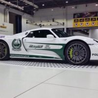 La policía de Dubái añade un Porsche 918 Spyder a su impresionante flota
